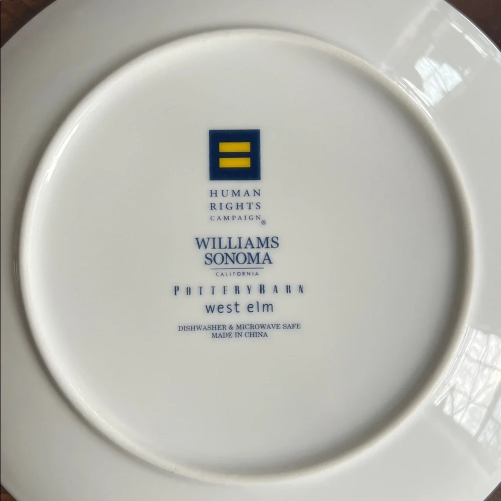 Williams Sonoma Pottery Barn West Elm Multicolor Heart Plates. Set of 4.